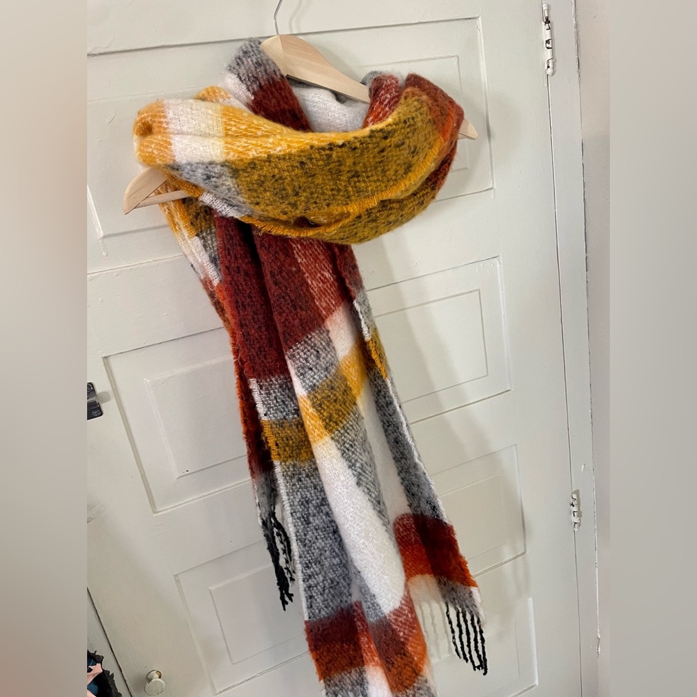 Checkered scarf